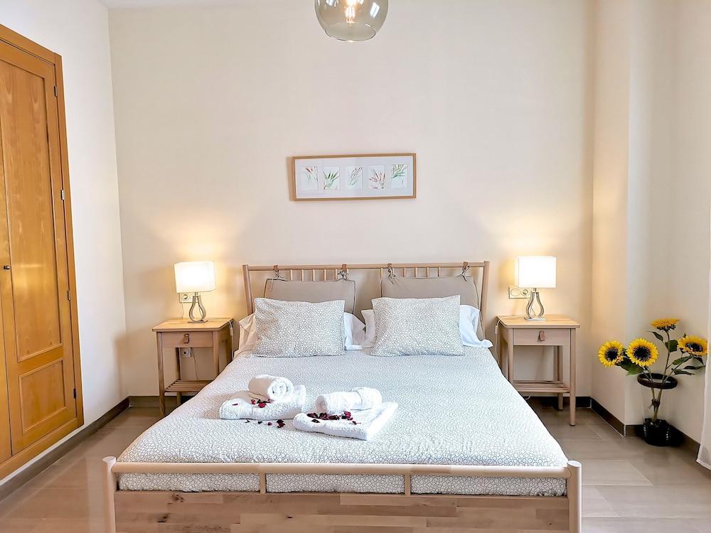 Hotel Teodosio And Free Parking Sevilla